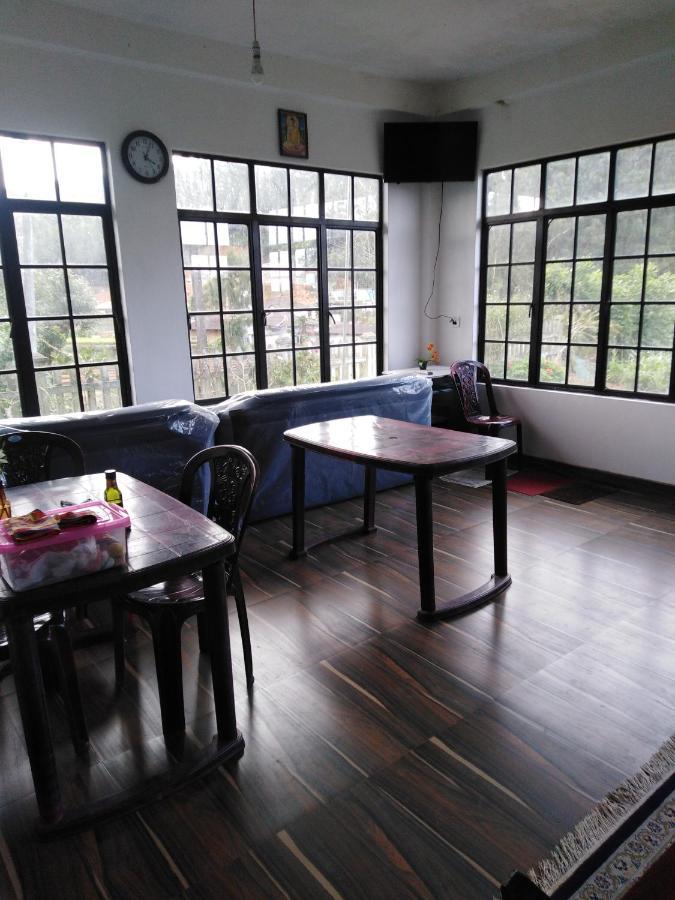 Hotel Akiko Rest à Nuwara Eliya Extérieur photo